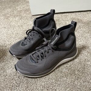 Women’s lululemon chargefeel mid running shoe